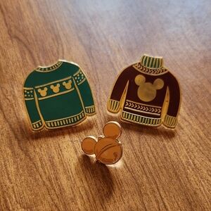 2018 Disney Christmas pin bundle